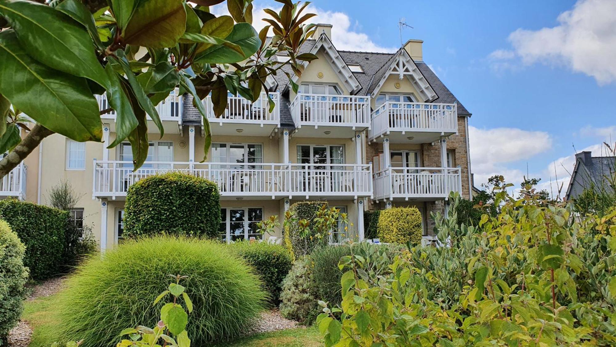 Vacances Ô Cap Coz - Jardin vue mer et piscine - Résidence Cap Azur Fouesnant Exterior foto